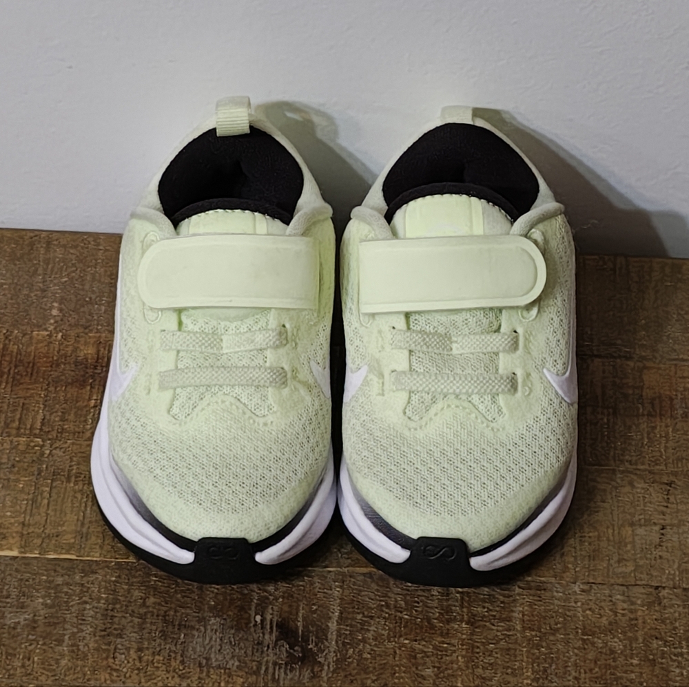 Nike Infinity Flow PS 'Barely Volt' Toddler Size 8C - Picture 3 of 7